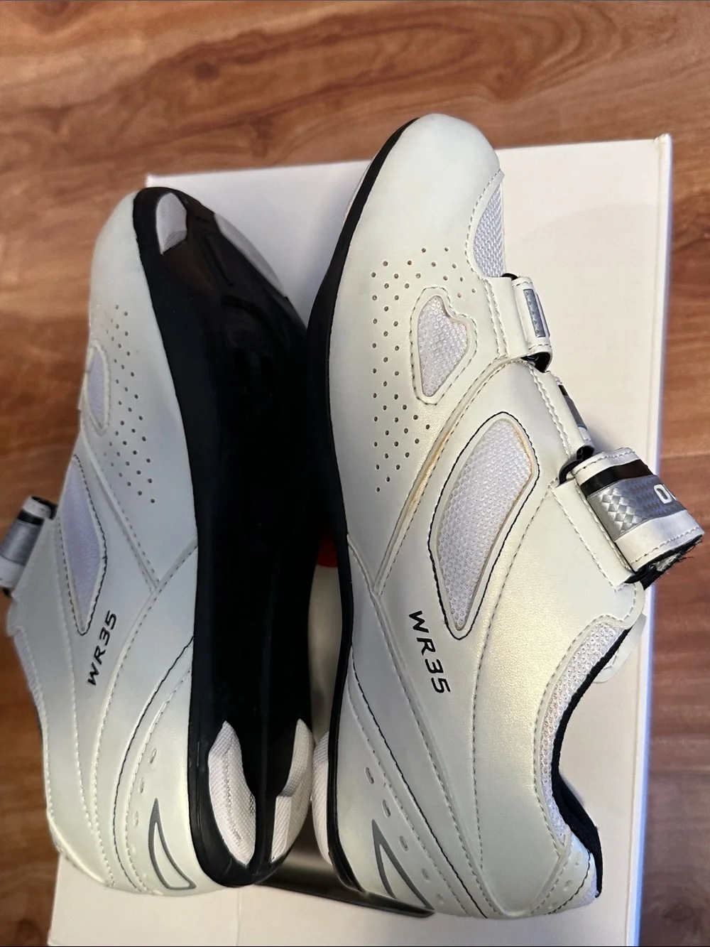 Bontrager Women’s White & Black Cycle Shoes. Size 39 (EU), 7.5 (US)